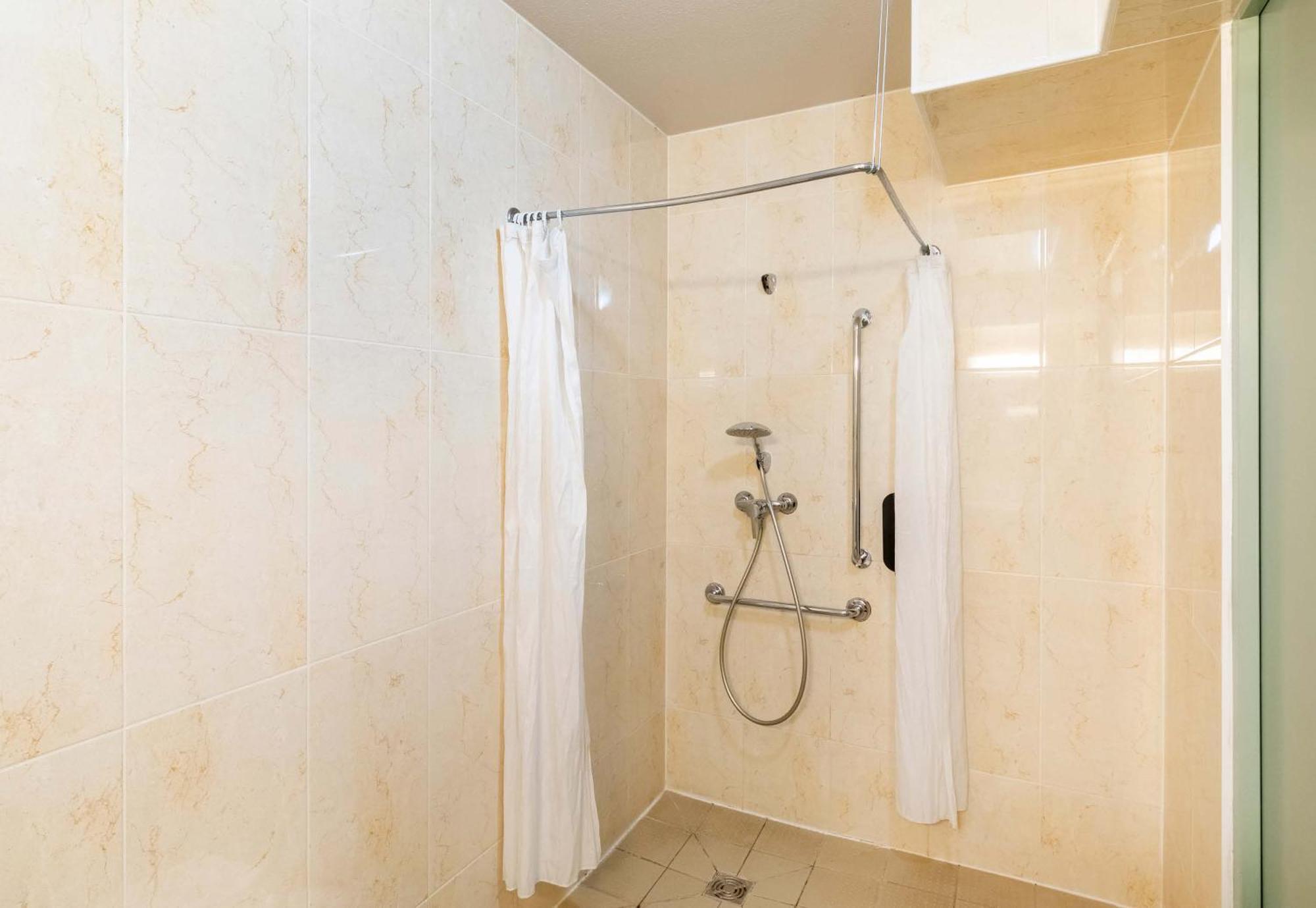 B&B Hotel Saint-Geours-De-Maremne Hossegor ภายนอก รูปภาพ